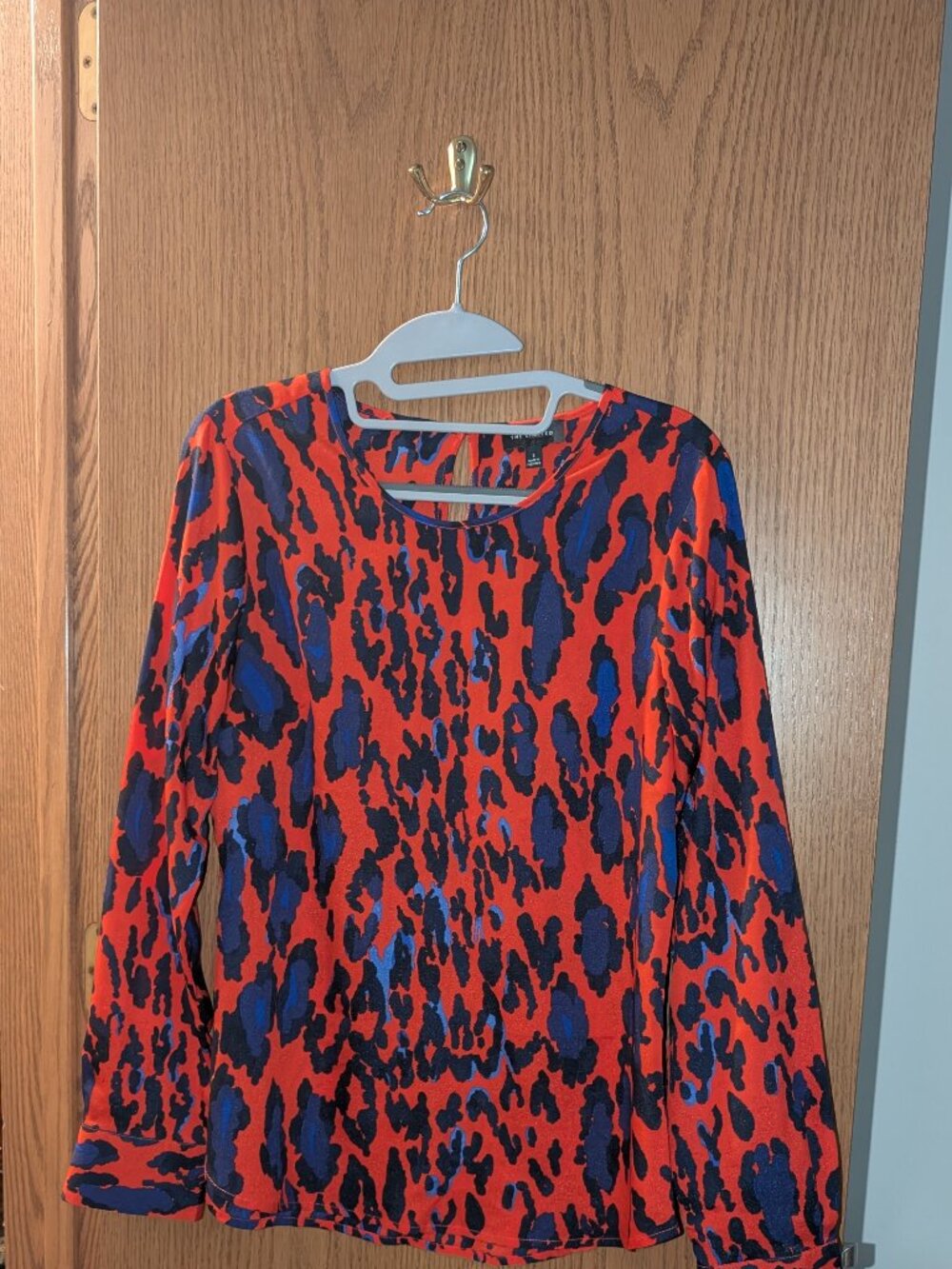THE LIMITED LONG SLEEVE RED/BLUE TOP